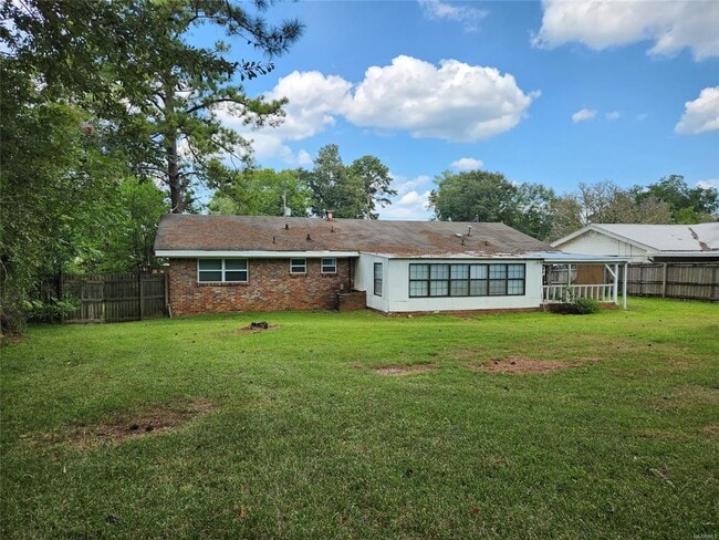 Building Photo - 211 Edgewood Ave