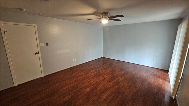 Building Photo - 975 N Red Cedar Cir