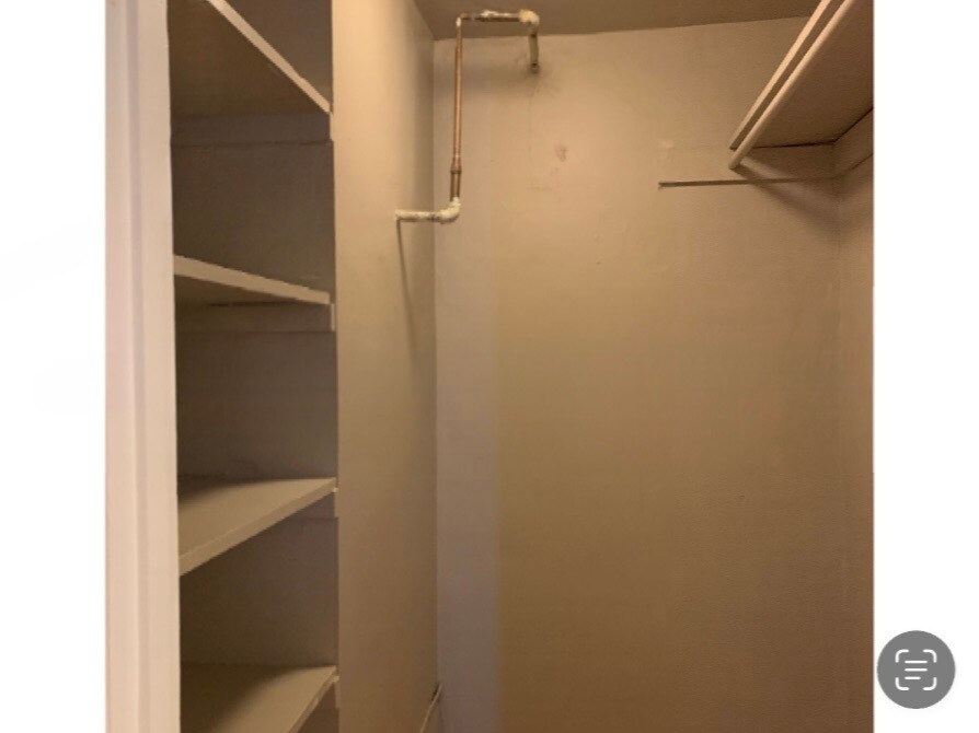 Building Photo - 5730 Willowcrest Ave