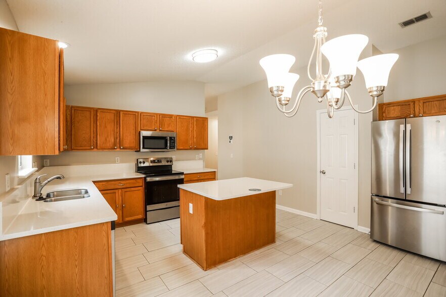 Building Photo - 1510 Cedar Grove Terrace