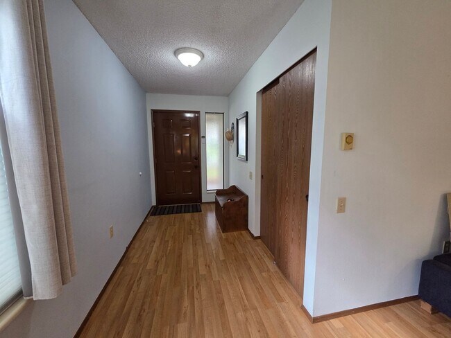 Building Photo - 3300 Carpenter Rd SE