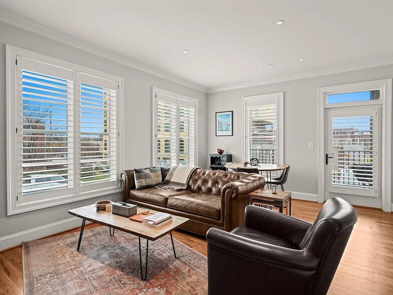 Building Photo - 605 Smedes Pl