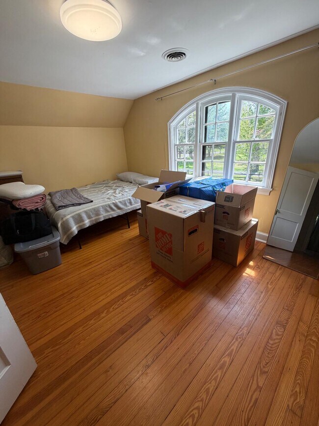 Building Photo - 74 Black Rock Rd