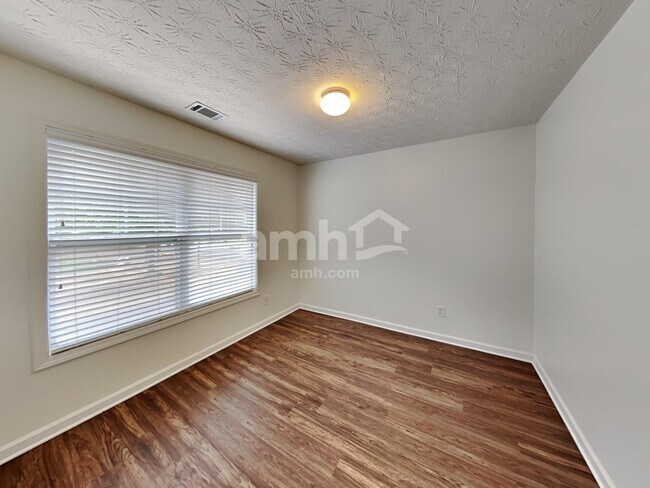 Building Photo - 127 Oleander Way