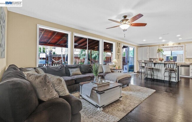 Building Photo - 828 Hollowbrook Dr