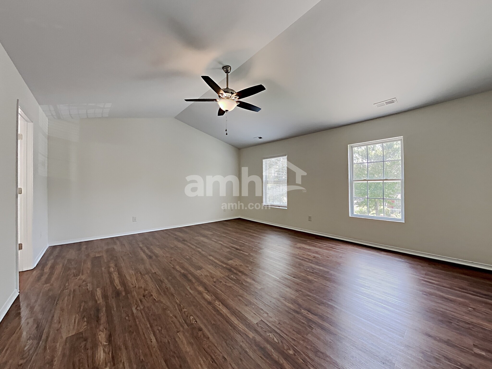 Building Photo - 8443 Redding Glen Ave