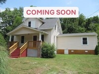 Building Photo - 2141 Hollins Rd NE