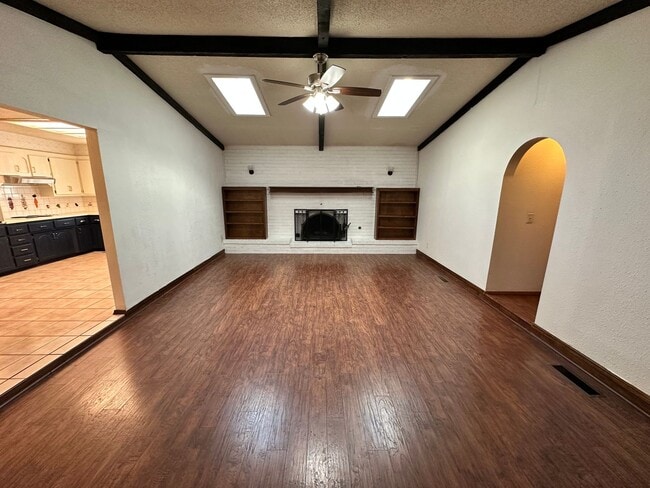 Building Photo - 4bed/3bath Home Available for Rent in Central Norman!!