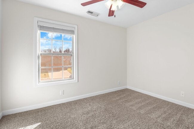 Building Photo - 1061 Fuji Ln