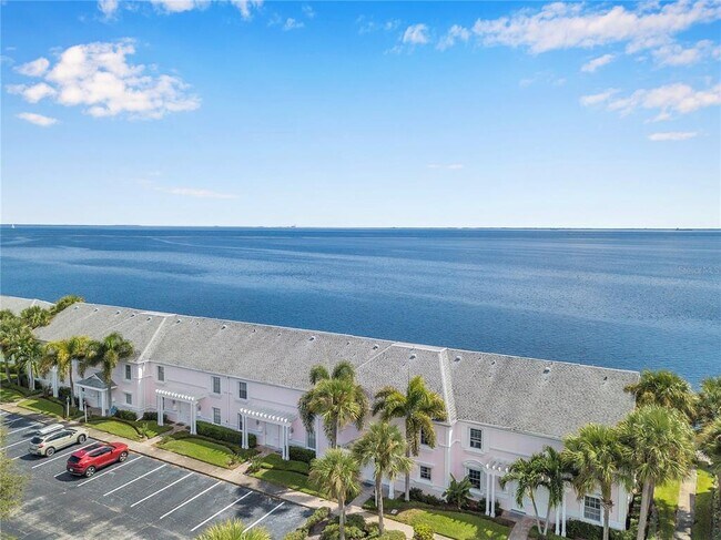 Building Photo - 5172 Coquina Key Dr SE