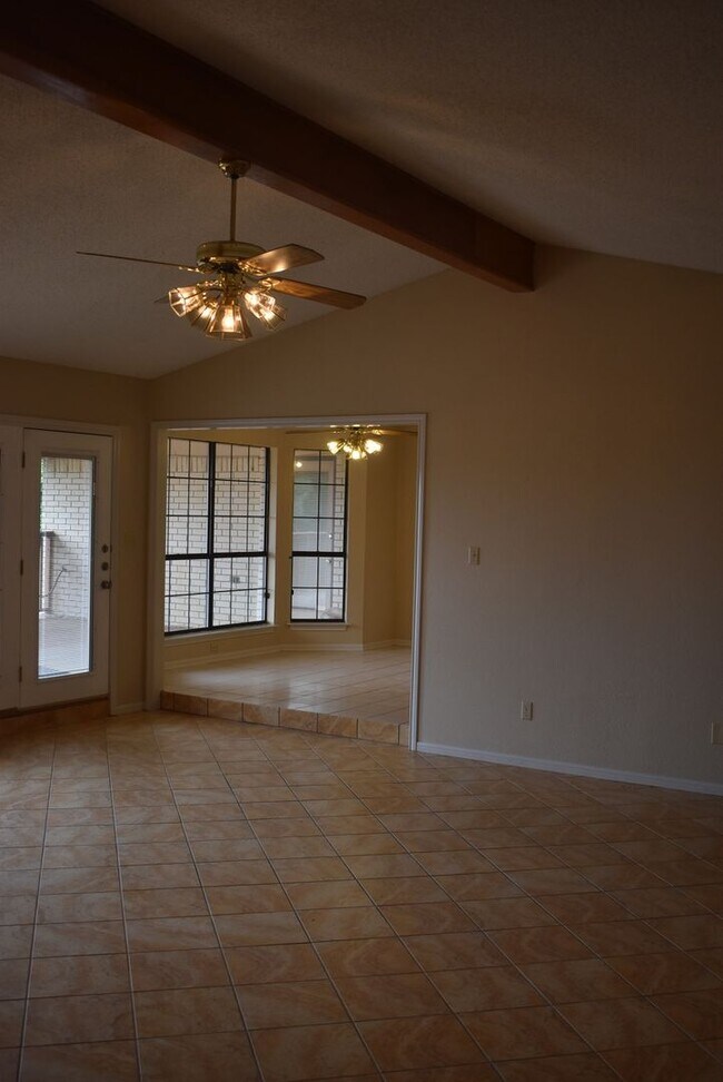 Building Photo - Beautiful Hilltop Home in Harker Heights! ...