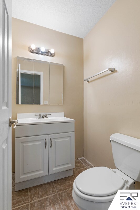 Building Photo - 1706 Western Rd