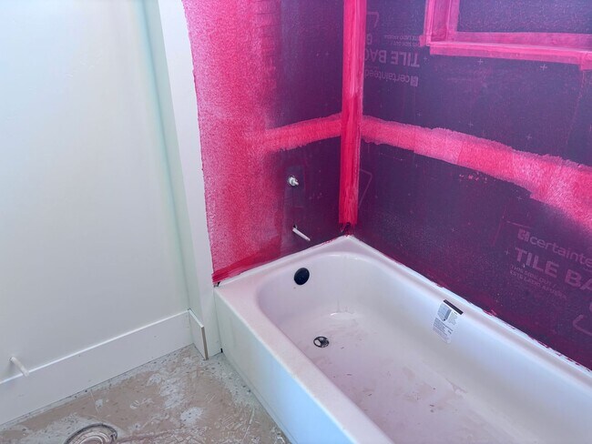 Building Photo - 5 bed 4.5 bath home with pool in Crimson Cliff Boundary