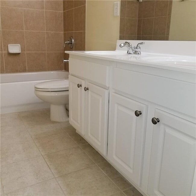 Building Photo - 3363 Stoneham Dr NW