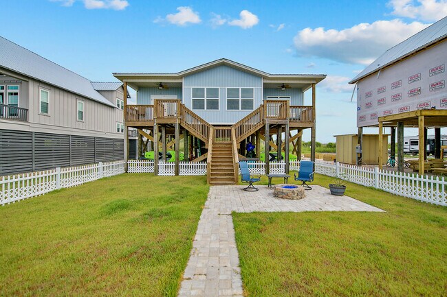 Building Photo - 486 Beatrice Point Rd