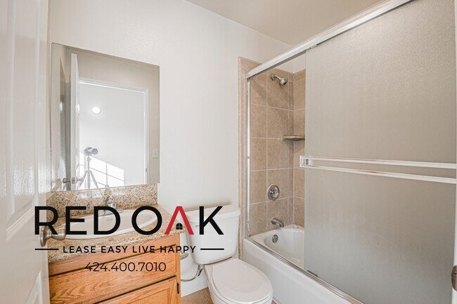 Building Photo - 4651 Cahuenga Blvd