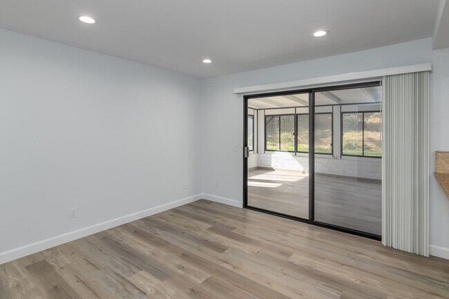 Building Photo - Move-in Ready - Available March 1