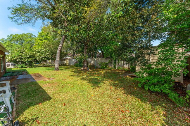 Building Photo - 1729 Wren Way