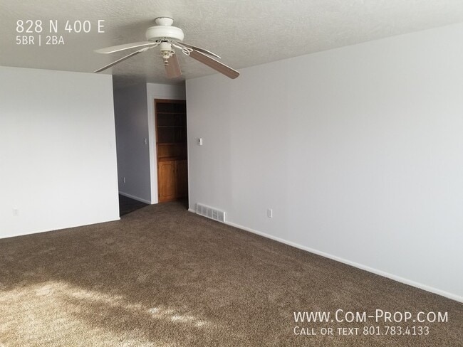 Building Photo - 828 400 E