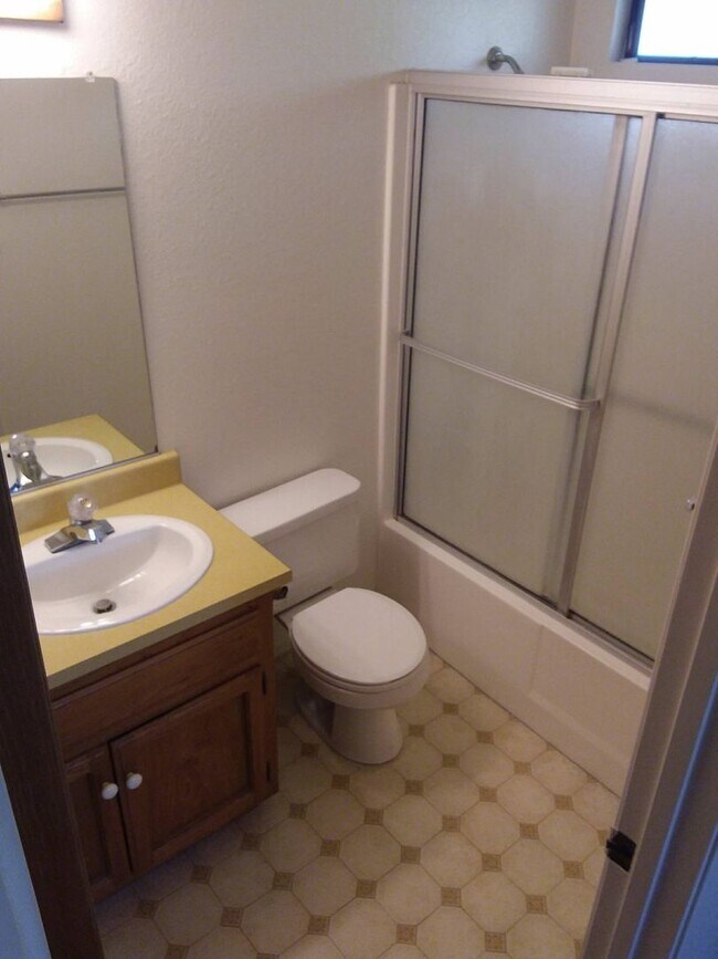 Building Photo - 430 Solar Way