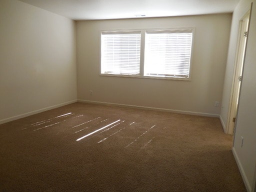 Building Photo - Great 3 bedroom - King City Pet friendly h...