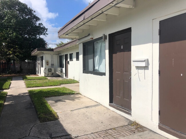 Building Photo - 841 NW 5th Ave