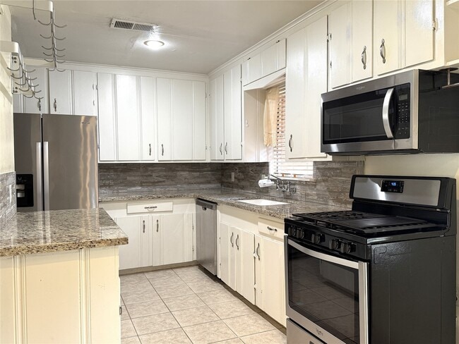 Building Photo - 3419 Linkwood Dr