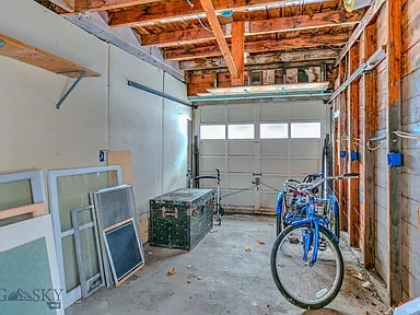 Building Photo - 810 W Lewis St