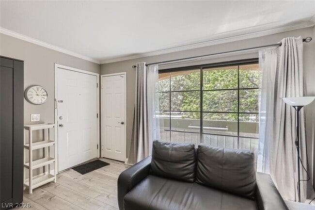 Building Photo - 5146 S Jones Blvd