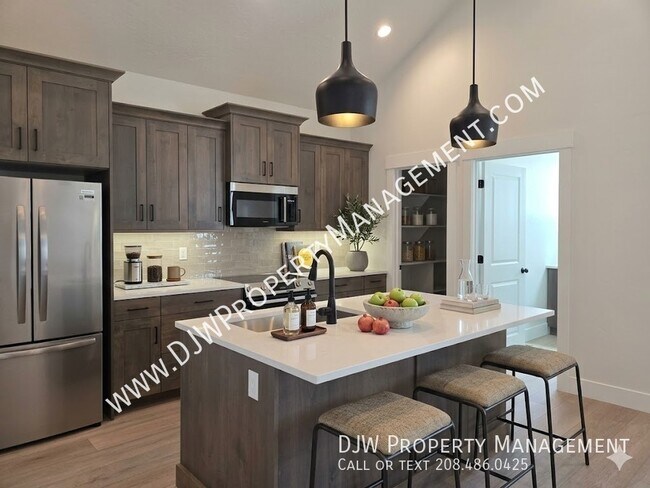 Building Photo - 290 Mayfield Spgs