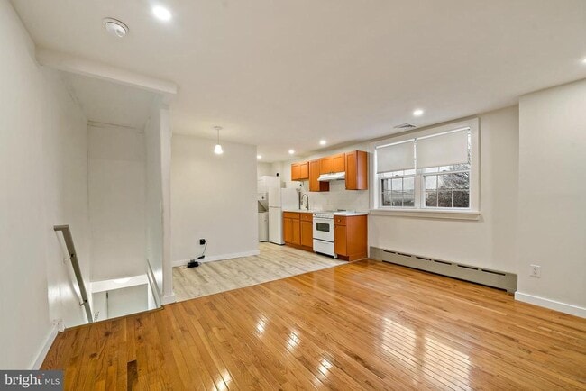 Building Photo - 2849 S 11th St