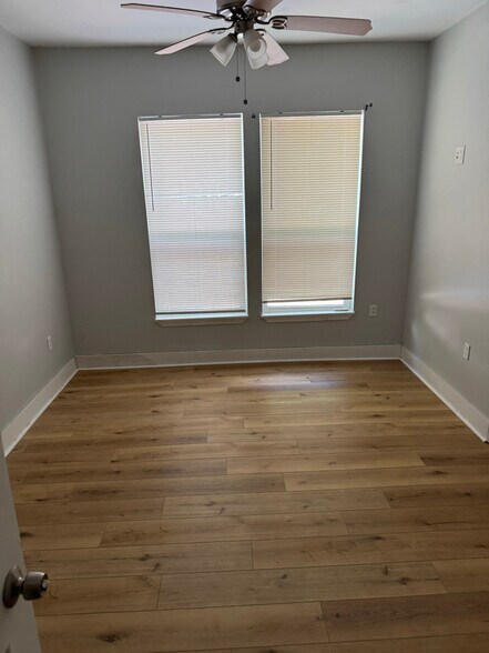 Building Photo - 3701 Derbigny St