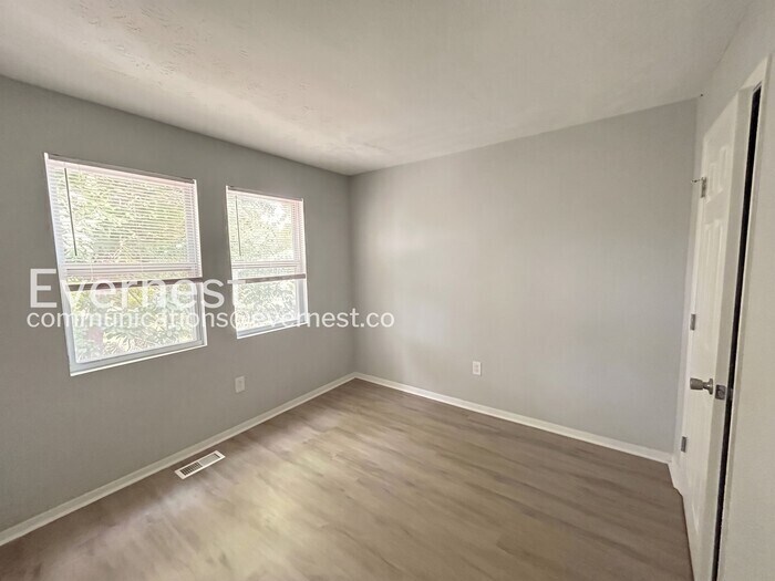 Building Photo - 263 Elm Forest Way