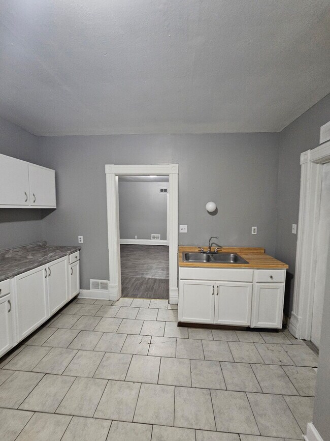 Building Photo - 1436 N 30th St