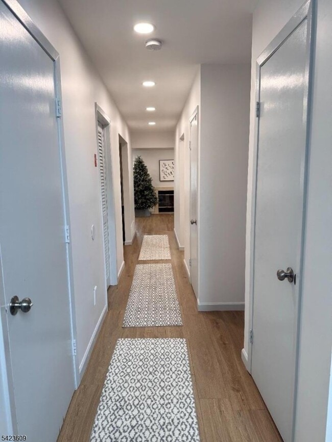 Building Photo - 22 Castle Ridge Dr