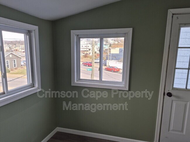 Building Photo - 177 E Main St