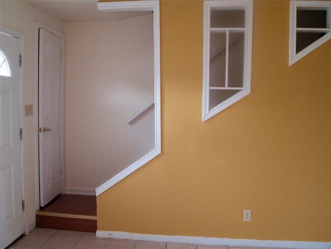 Building Photo - 1745 Wooten Park Dr