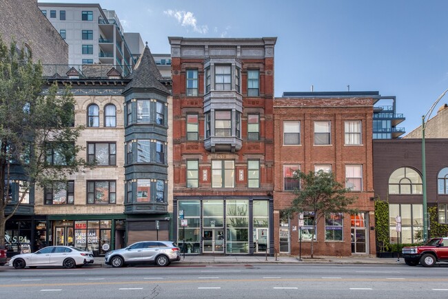 Building Photo - 3 Bedroom Apartment in River North - June 1st