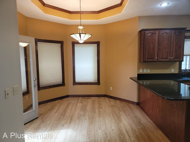 Building Photo - 4 br, 3 bath House - 7301 S Russet Drive