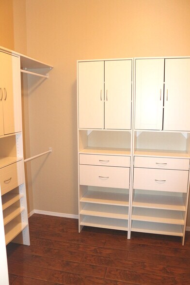 Master Closet - 4629 E Thunder Hawk Rd