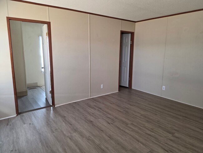 Building Photo - 3 bedroom 2 bath in Clovis