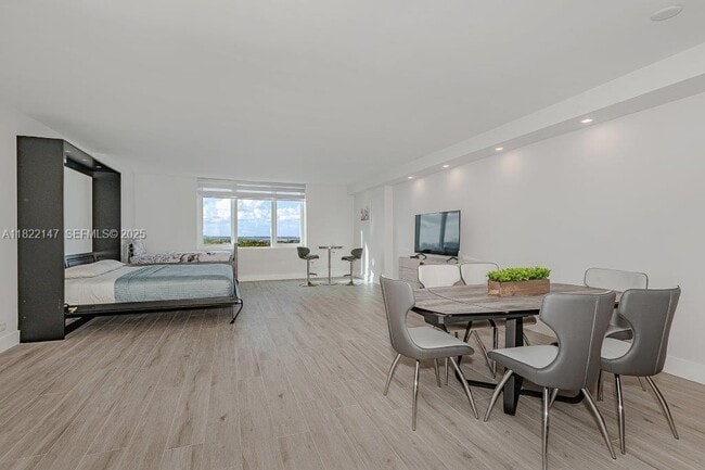 Building Photo - 2301 Collins Ave