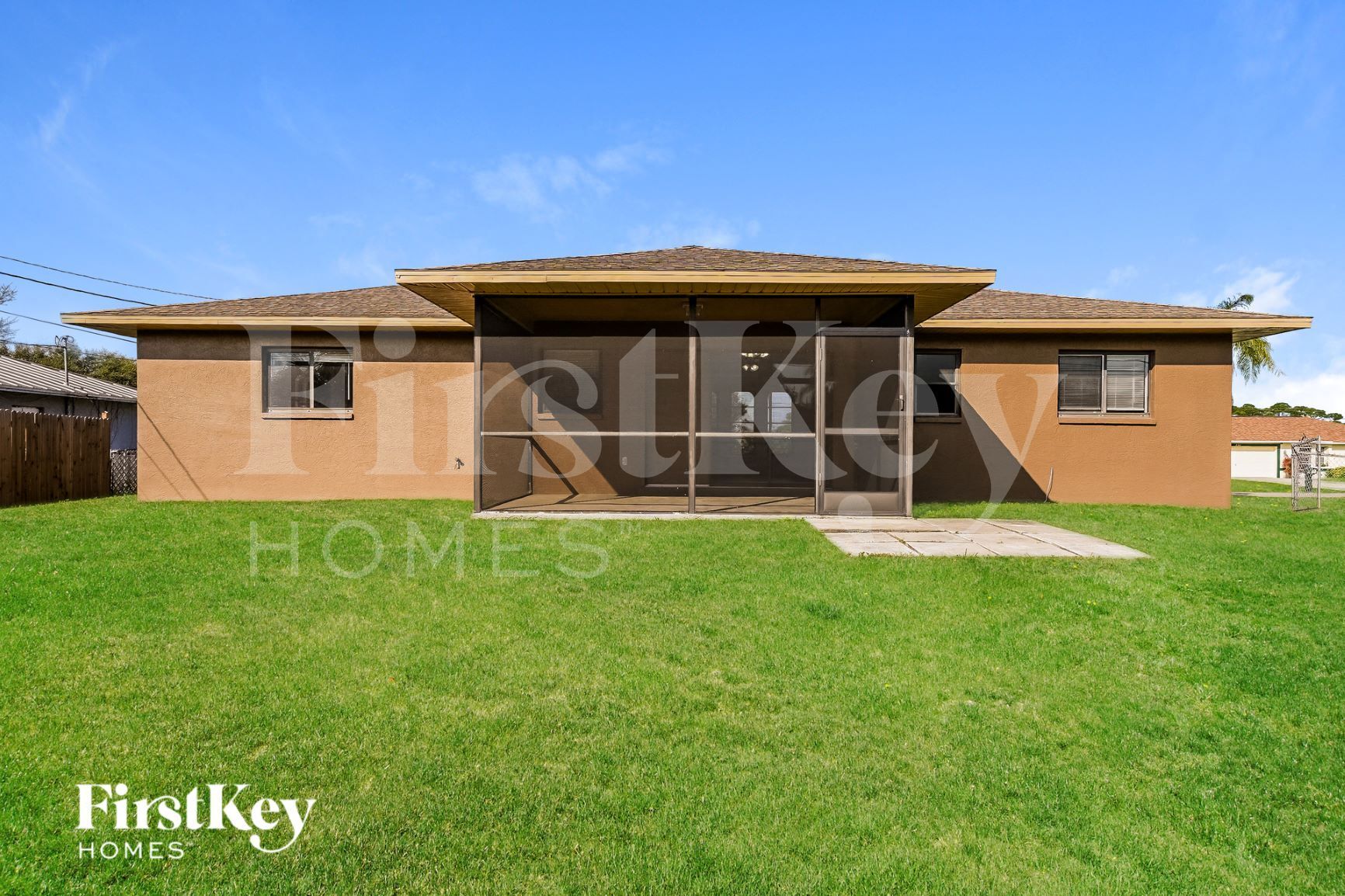 Building Photo - 241 SE 1st Ave