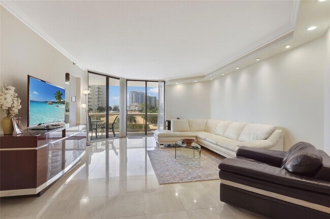 Building Photo - 20191 E Country Club Dr