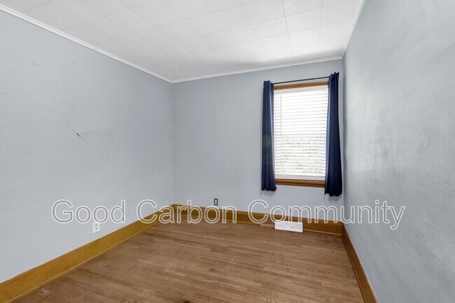 Building Photo - 4470 Seneca St