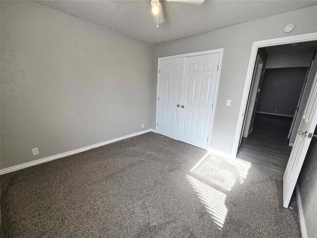 Building Photo - 217 Cypress Dr