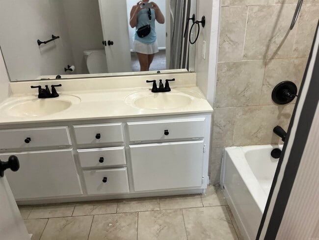 Building Photo - 68 White Oak Ln