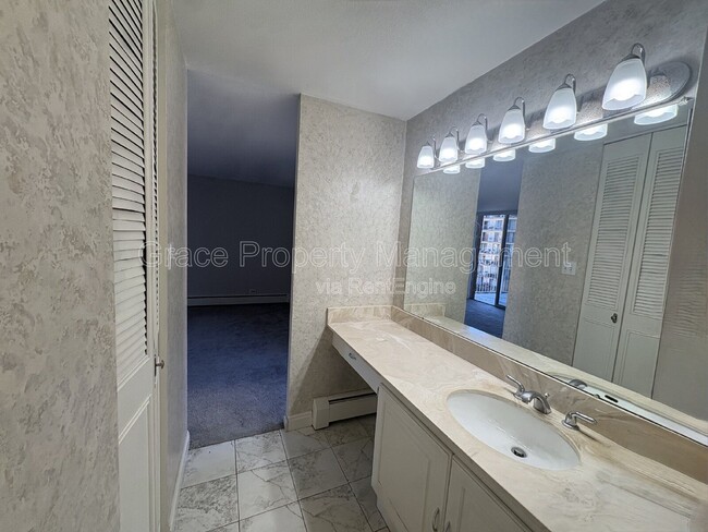 Building Photo - 407 Eudora St