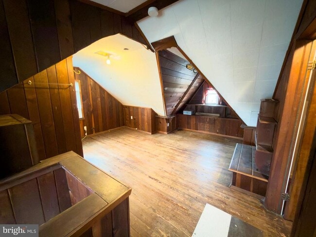 Building Photo - 409 Sanhican Dr