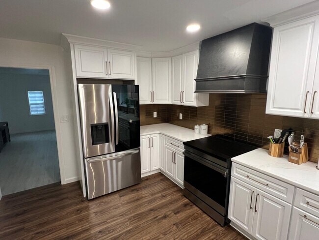 Building Photo - 4008 Rock Mill Dr